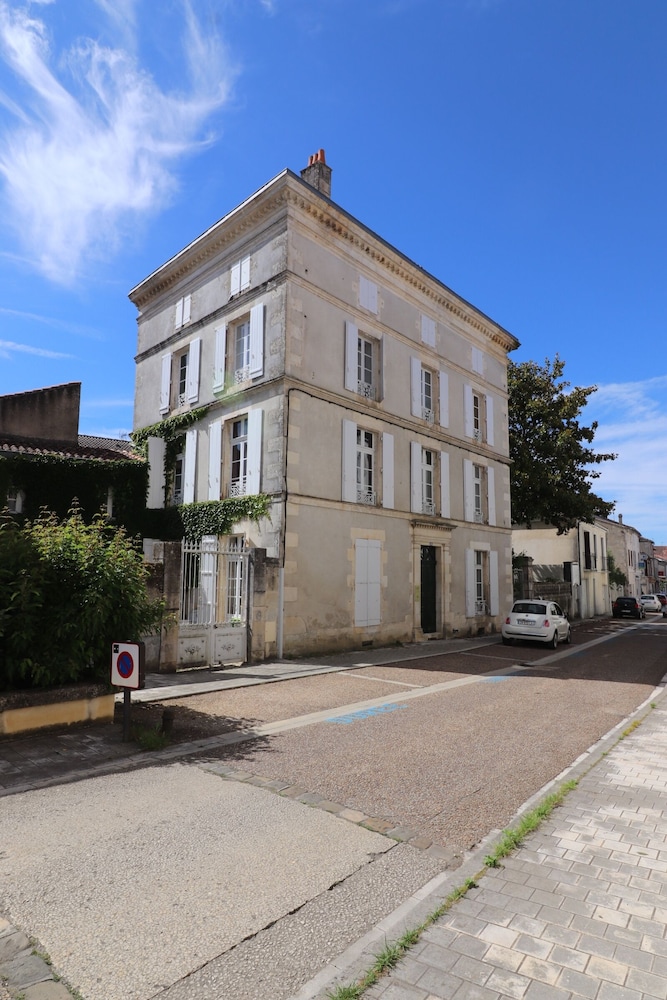 Le25 Parahotellerie — hotel in Montbron