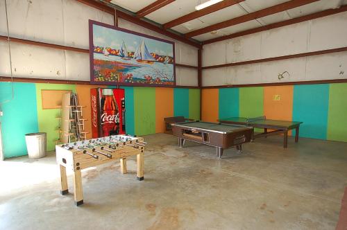 Mount Vernon Camping Resort Studio Cabin 4 - photo 11