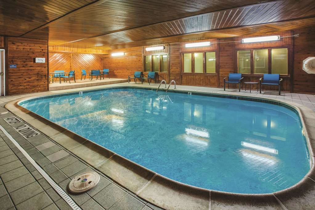 La Quinta Inn by Wyndham Indianapolis North at Pyramids - photo 6