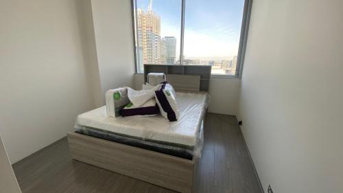 Perfect 4 Bed Penthouse w Parking Pool and Gym — 4-Star Luxury Hotel in Melbourne, Australia