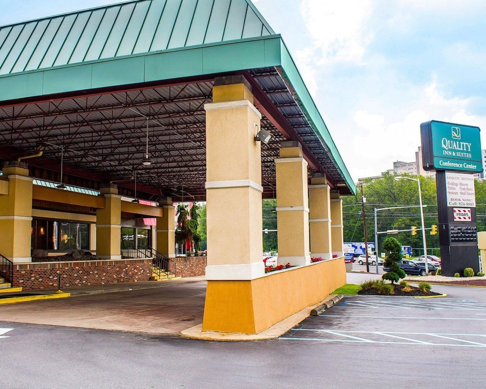 Wilkes Barre Inn and Suites - photo 15