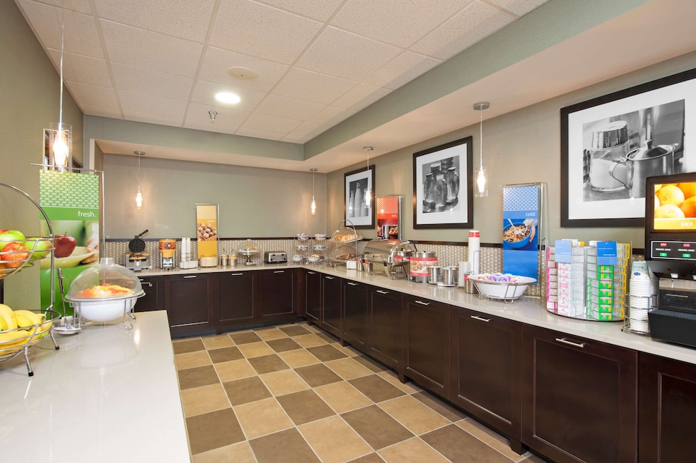 Hampton Inn Muskegon - photo 35