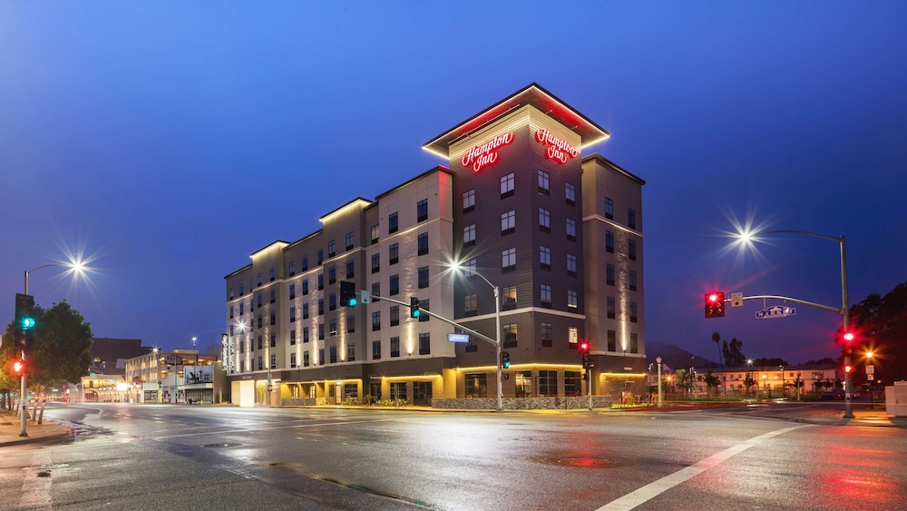 Hampton Inn Riverside Downtown - photo 30