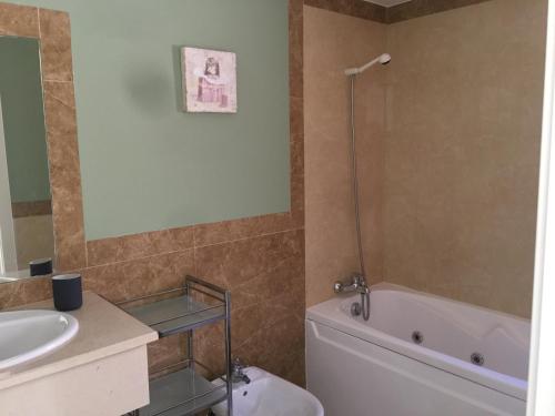 Appartement 6 personnes Algarve Front de Mer Praia Da Rocha — 4-Star Luxury Hotel in Portimao, Portugal