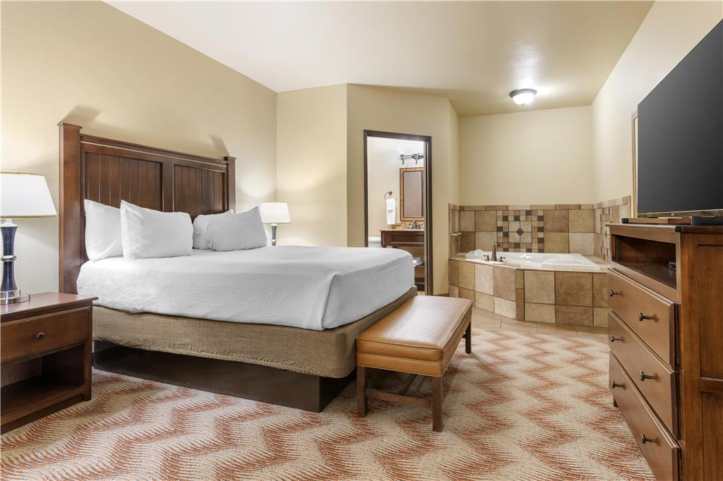 Best Western Plus Cimarron Hotel & Suites - photo 26