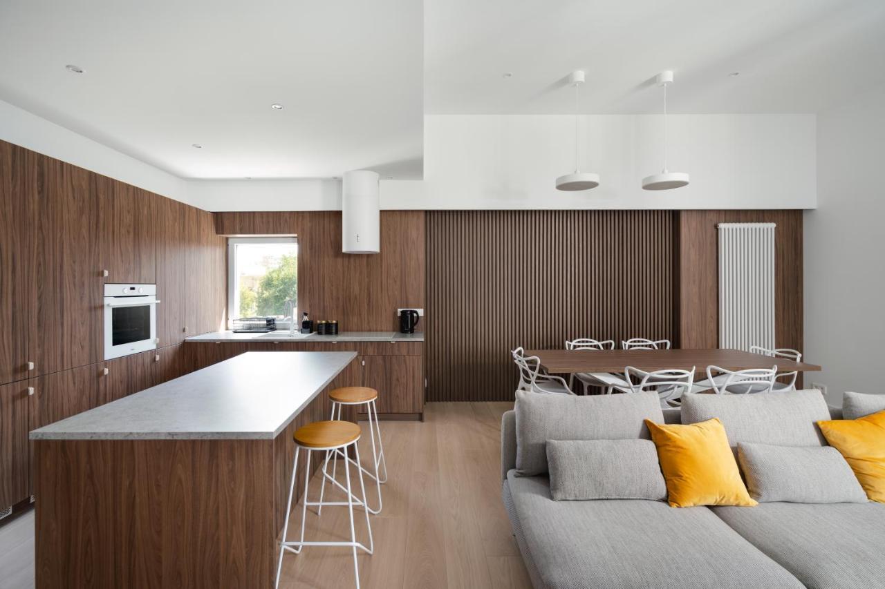 Central Apartments Lodz 13 People 3 Bedroom Apartment City Center GN56 — 4-Star Luxury Hotel in Lodz, Poland