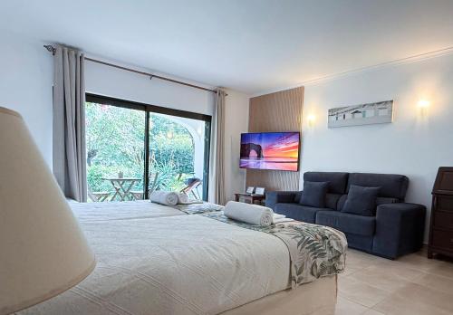 Coastal Retreat with Pool and Beach Access by Drago Rentals — 4-Star Luxury Hotel in Albufeira, Portugal