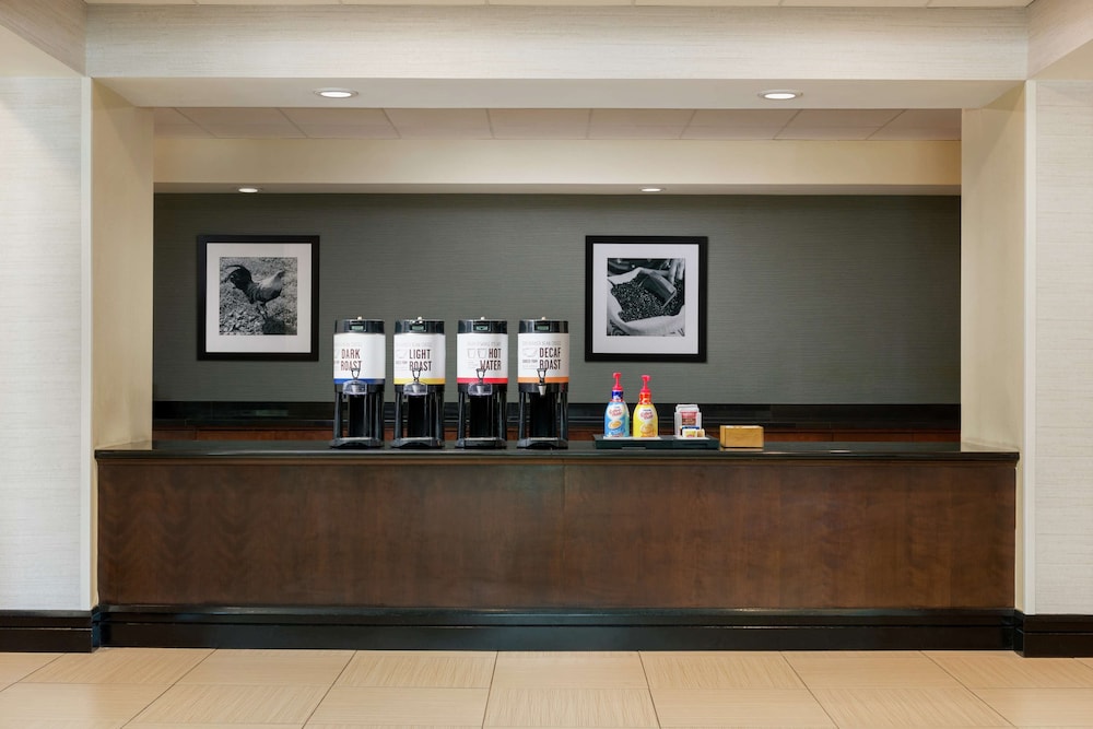Hampton Inn & Suites National Harbor Alexandria Area - photo 4