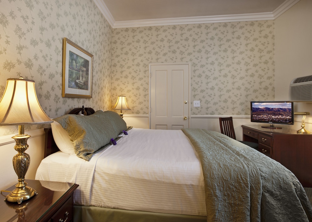Lavender Inn by the Sea - photo 5