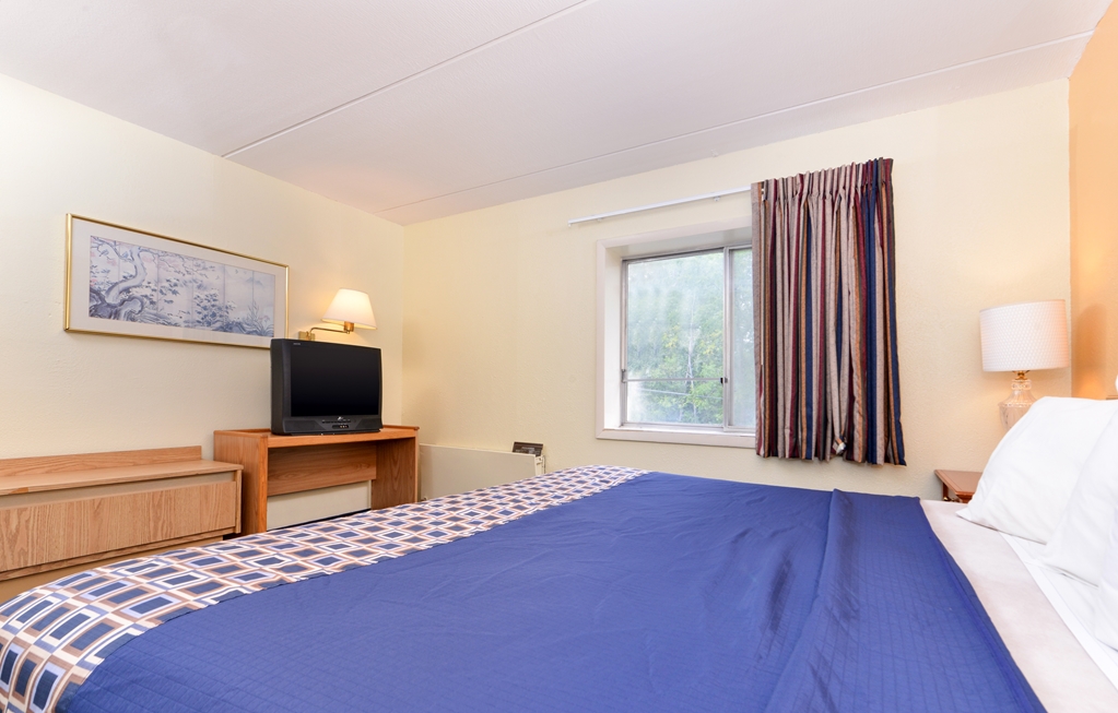 Americas Best Value Inn Geneva - photo 8