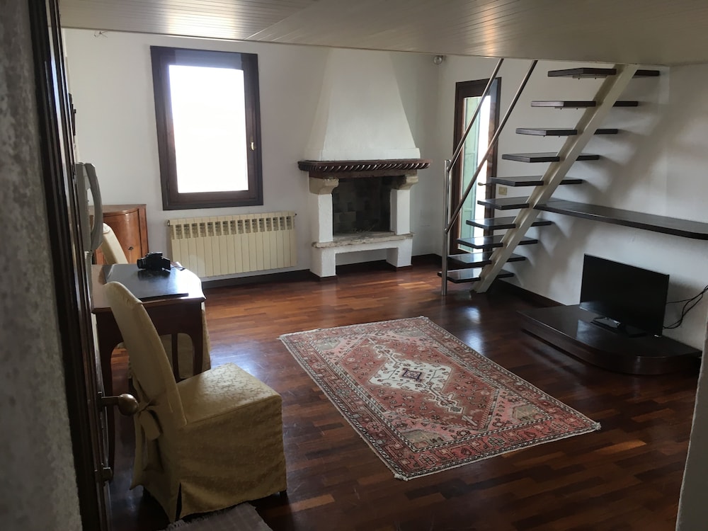 Ca'Baloni — 4-Star Luxury Hotel in Venice, Italy