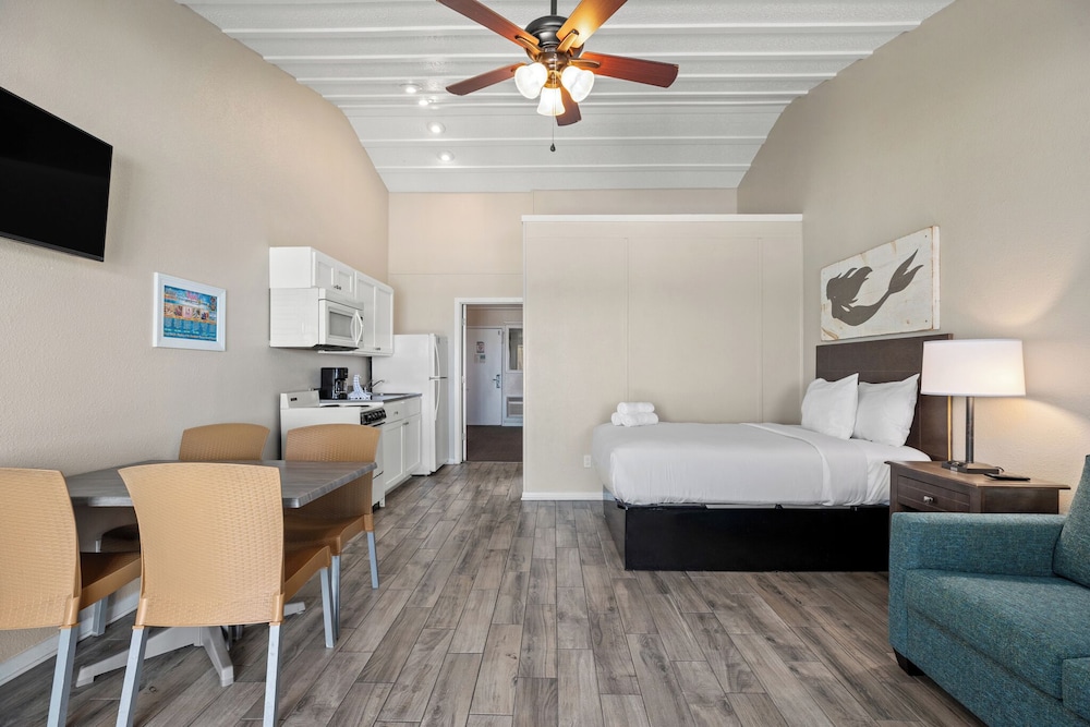 Sandpiper Beacon Beach Resort - photo 307