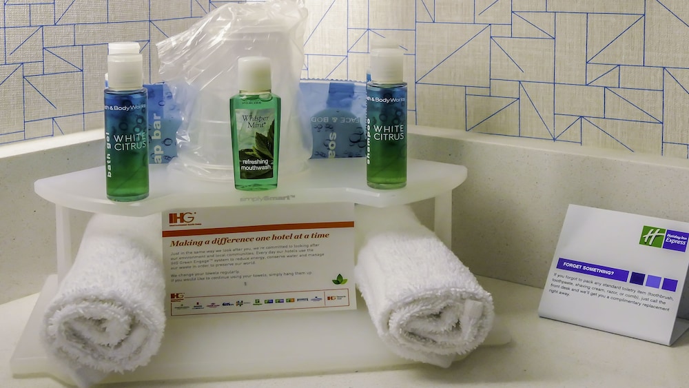 Holiday Inn Express & Suites Miami Airport East by IHG - photo 8