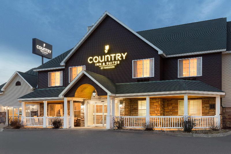 Country Inn & Suites By Radisson Little Falls Mn — hotel in Little Falls