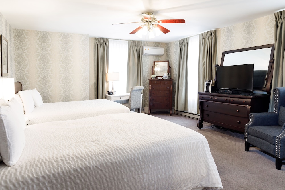 Lititz Springs Inn - photo 3