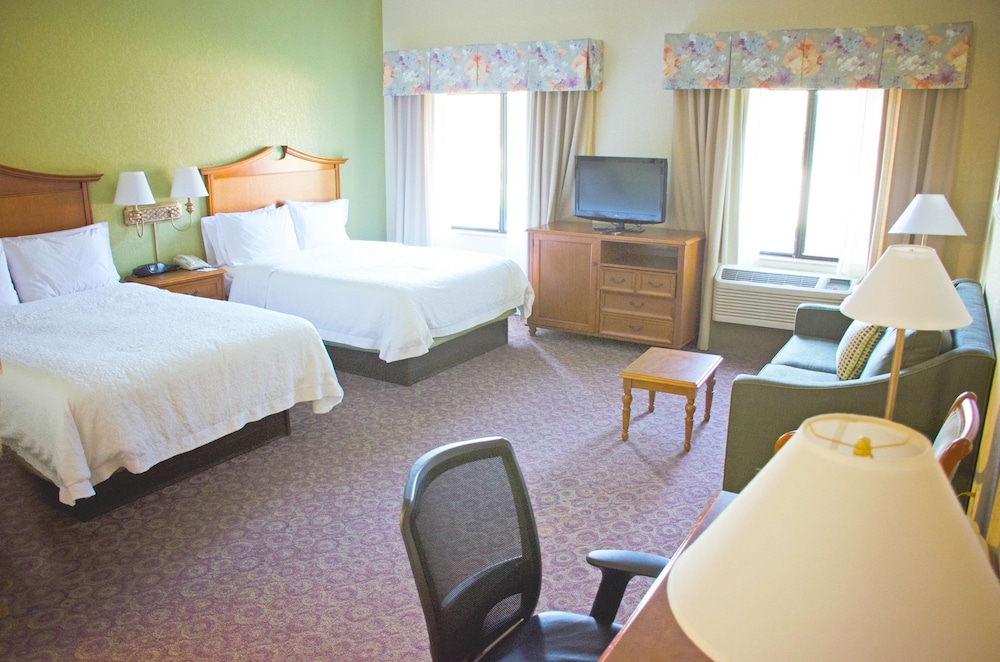 Hampton Inn and Suites College Station - photo 27