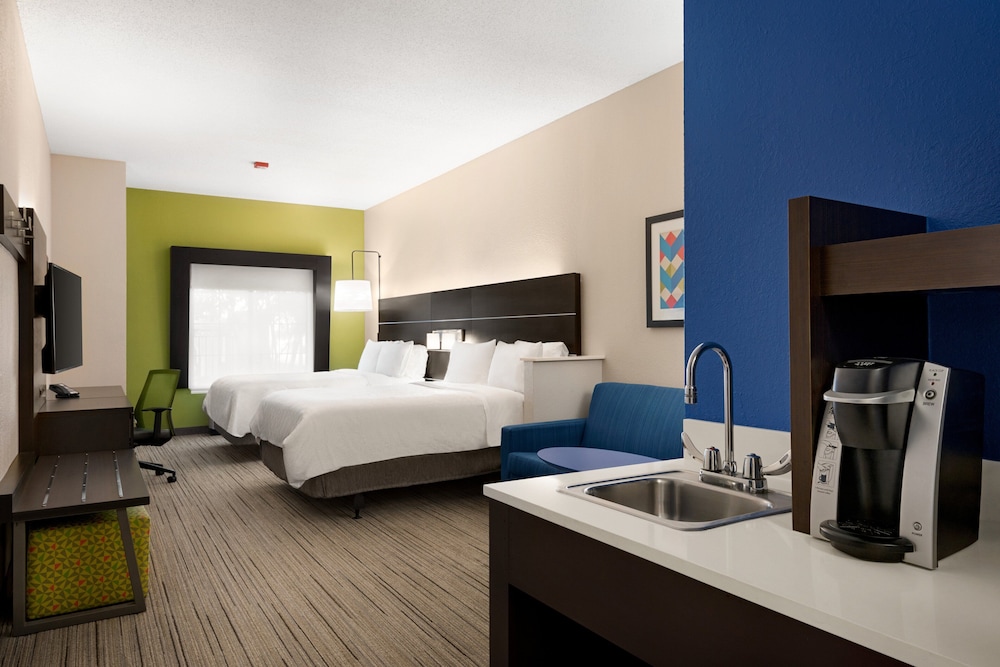 Holiday Inn Express & Suites McAlester by IHG - photo 3