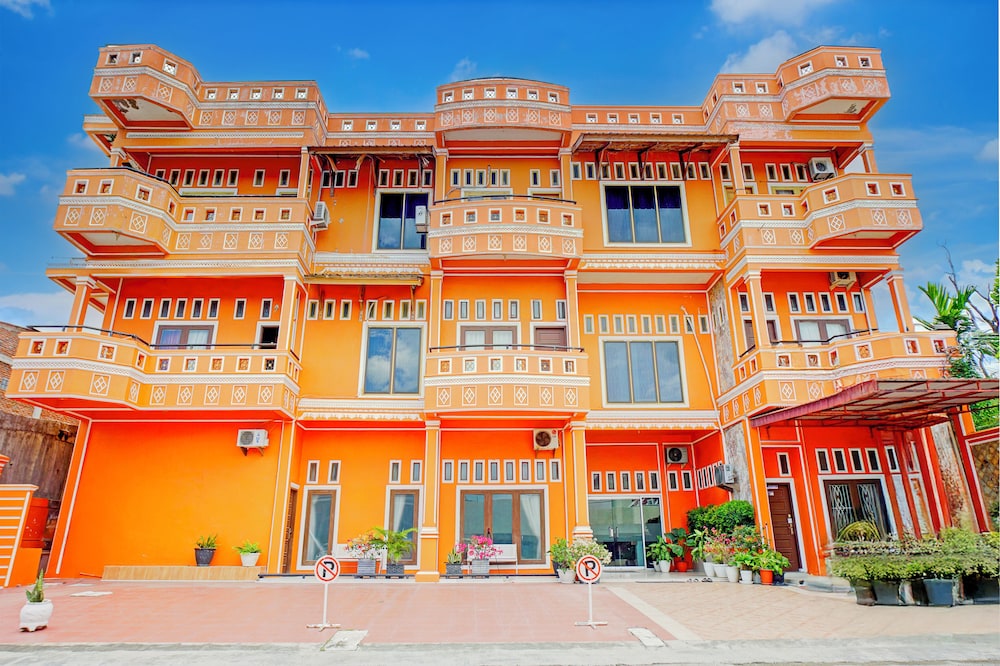 Hotel O Kuta Alam Near Masjid Oman Al Makmur Formerly Daka Hotel in Banda Aceh, Indonesia