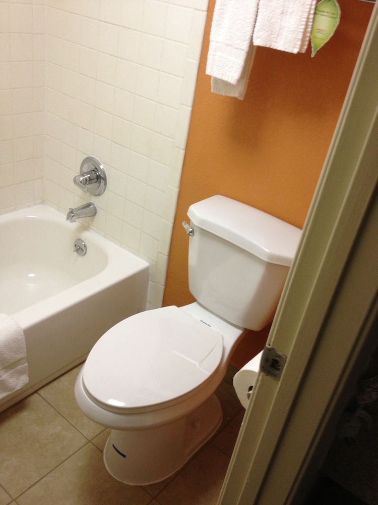 Days Inn by Wyndham Blytheville - photo 39