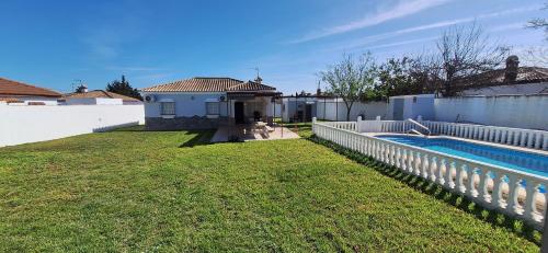 Chalet Tu Limonero — 4-Star Luxury Hotel in Chiclana De La Frontera, Spain