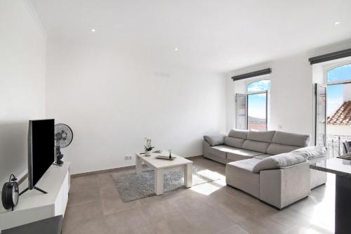 Traditional 3 bedroom apartment — 4-Star Luxury Hotel in Loule, Portugal