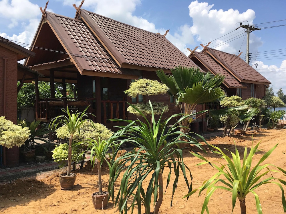 Baan Tubtim Resort — hotel in Nang Rong