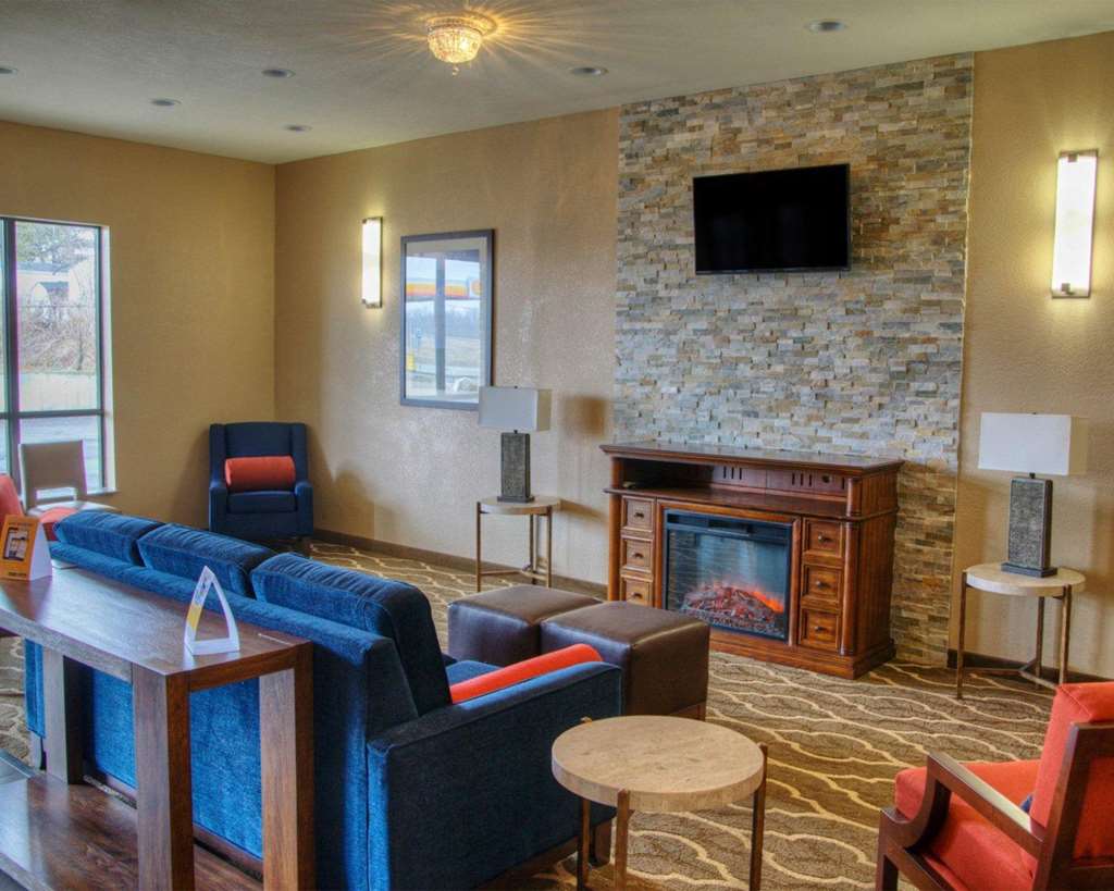 Comfort Suites Plymouth near US 30 - photo 7