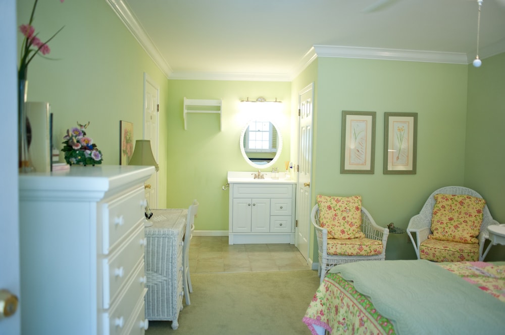 The Green Tree Inn - photo 15