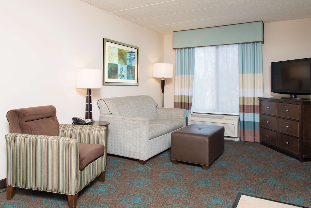 Hampton Inn and Suites Kokomo - photo 9