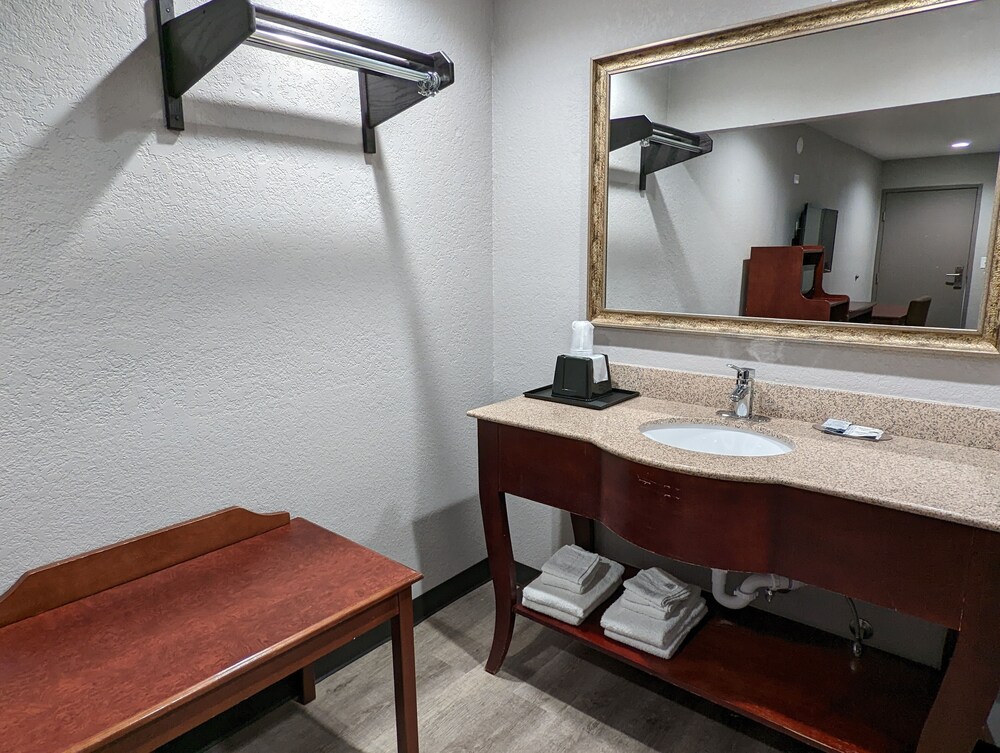 Okc Hotel - photo 16