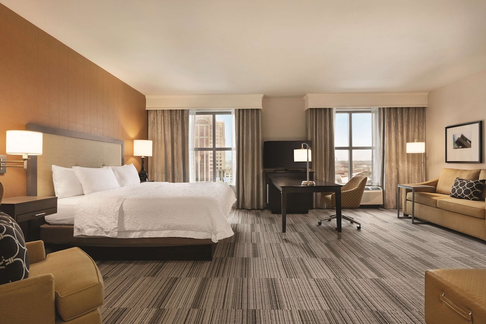 Hampton Inn & Suites Roanoke Downtown - photo 22