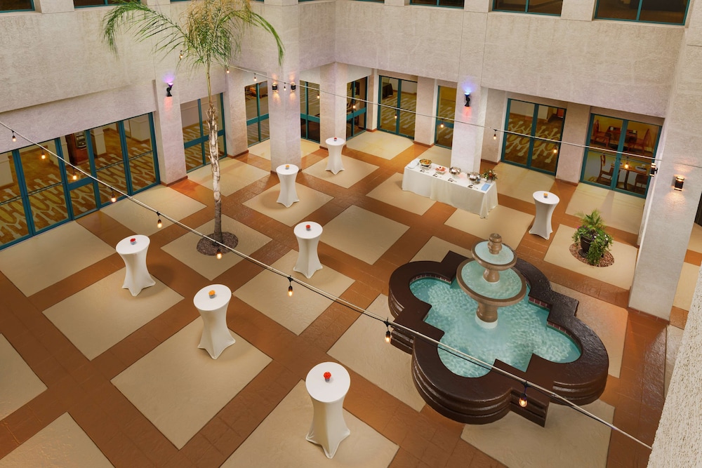 Hilton Phoenix Airport - photo 69