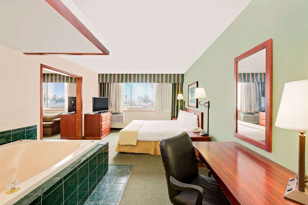Baymont by Wyndham Keokuk - photo 16