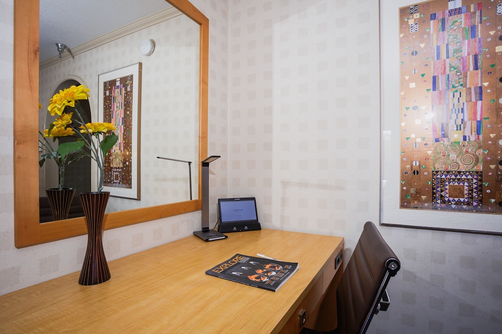 Menlo Park Inn - photo 14