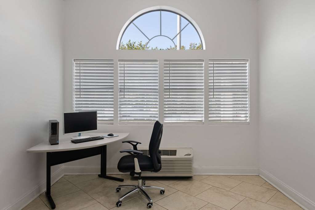 Super 8 by Wyndham Harbison Parkridge Hospital - photo 36