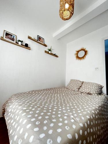 Edera in Unknown City, France