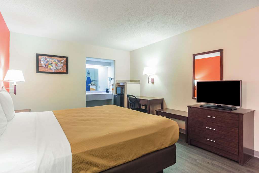 Econo Lodge Laurel - photo 16