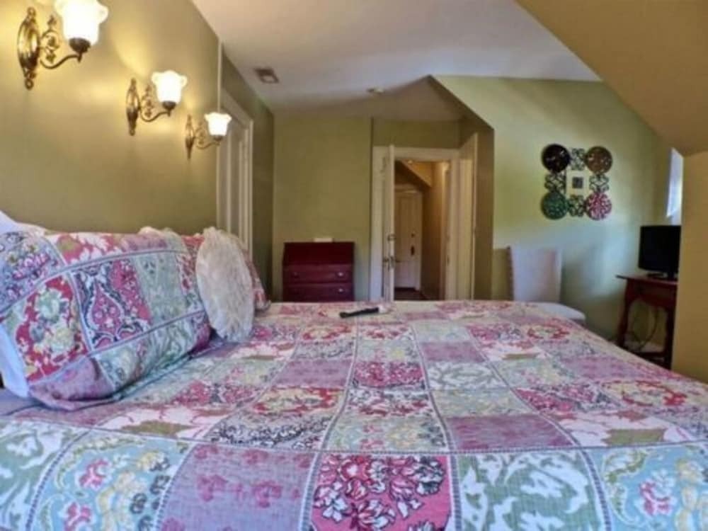 The Magnolia Inn - photo 13