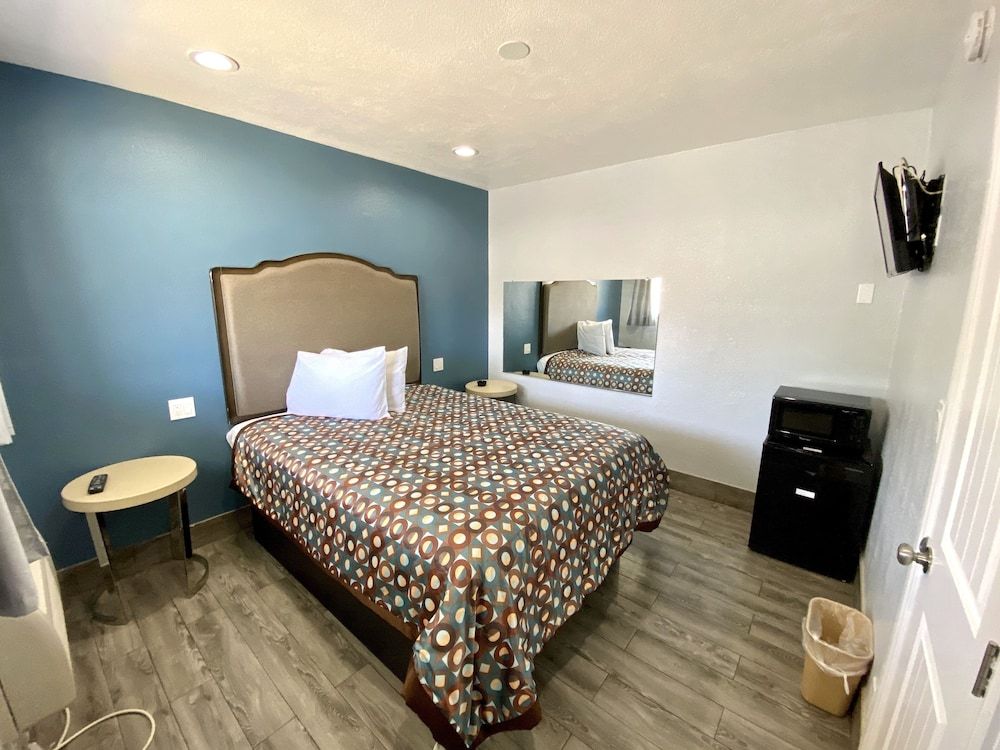 Dixie Motel in Compton, United States