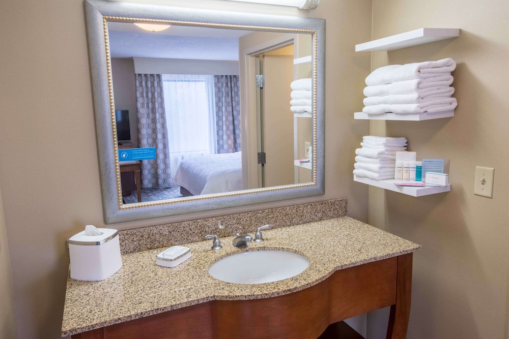 Hampton Inn & Suites Tilton - photo 11