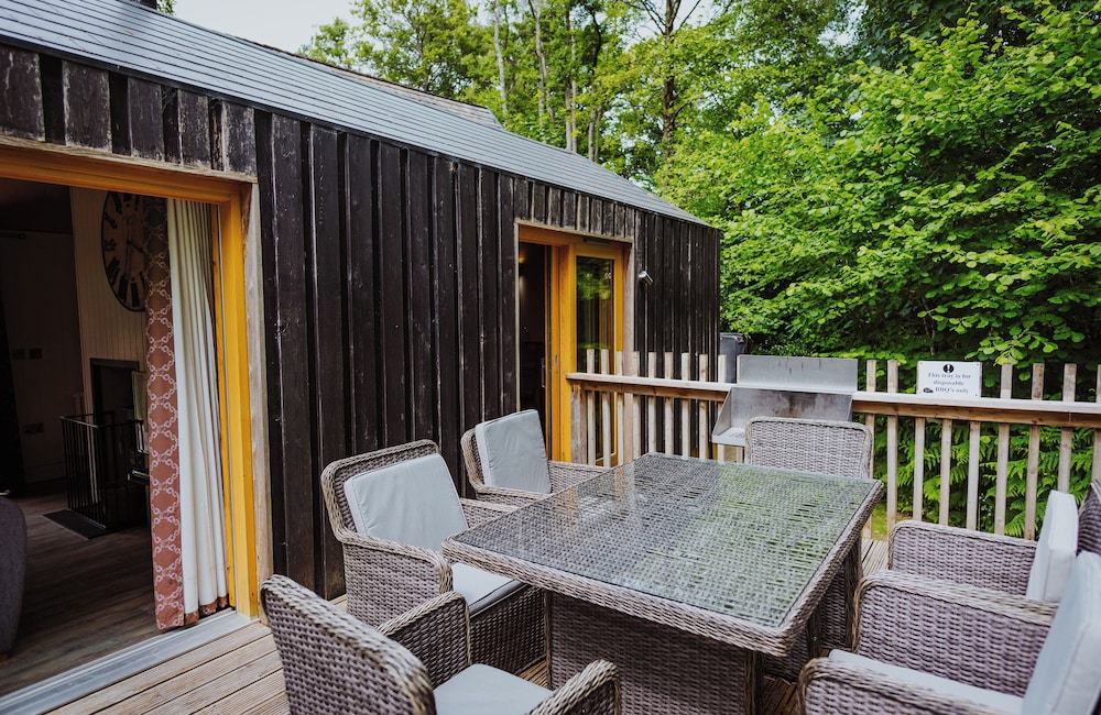 Lodge 11 — 4-Star Luxury Hotel in Wareham, United Kingdom