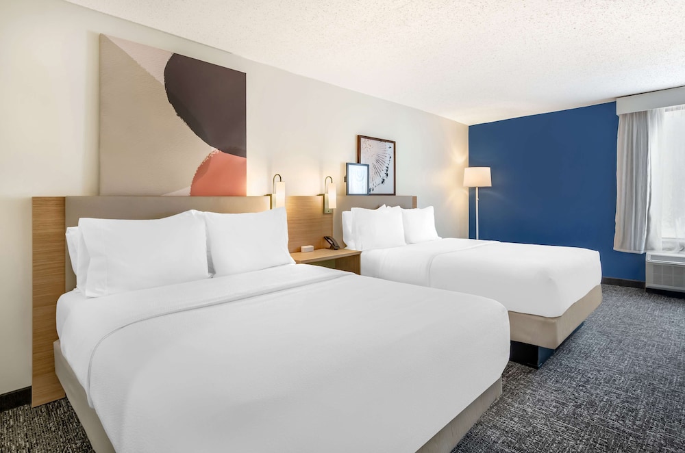 Spark By Hilton Roanoke Airport - photo 4