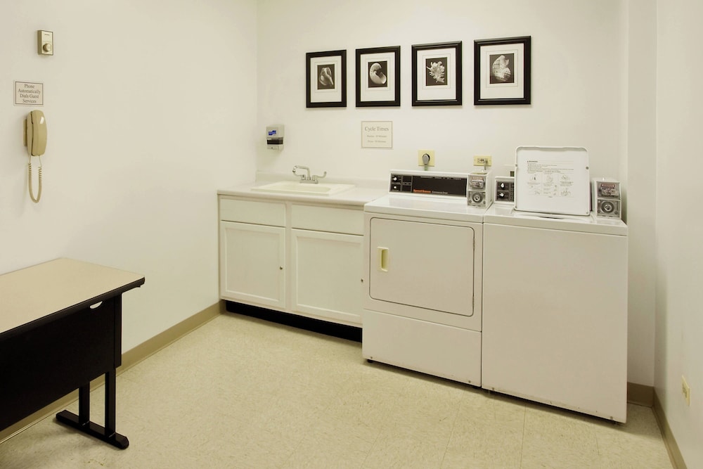 Fairfield Inn & Suites by Marriott Lombard - photo 24