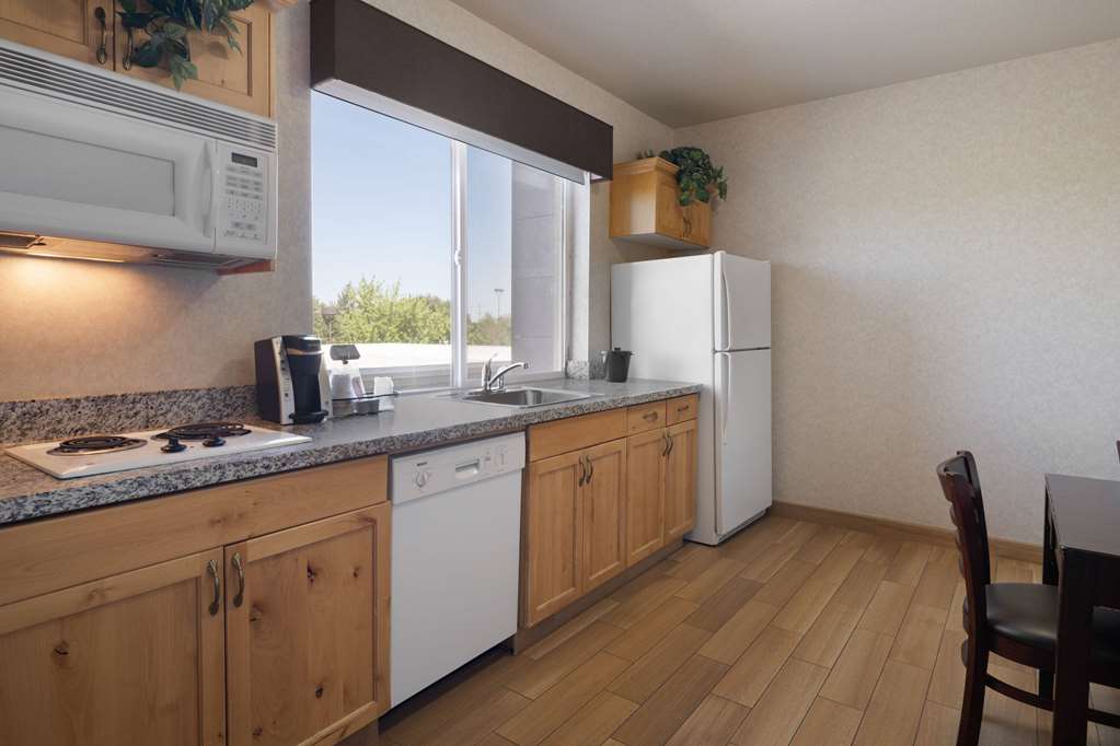 La Quinta Inn & Suites by Wyndham Idaho Falls Ammon - photo 75