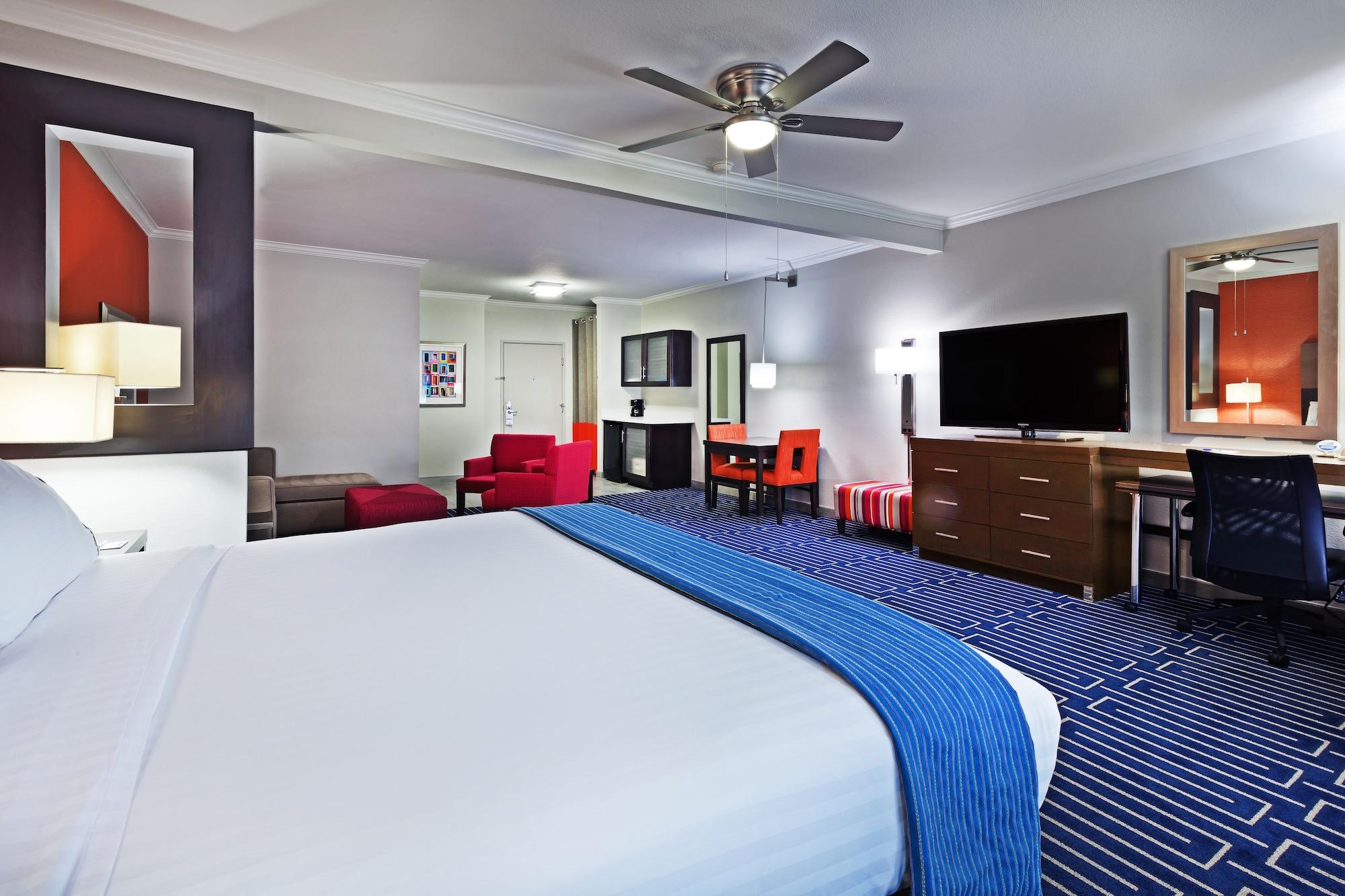 Holiday Inn Express & Suites Houston East by IHG - photo 24
