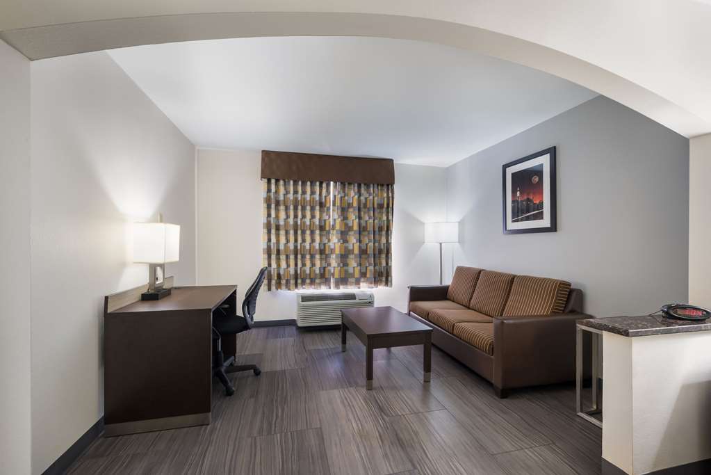 Quality Inn & Suites Huntsville Research Park Area - photo 18