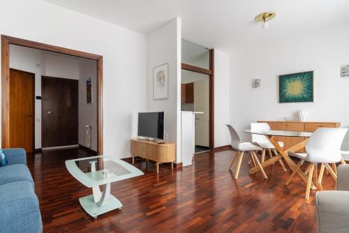 Wonderful three room apartment just few minutes away from MM Tricolore — 4-Star Luxury Hotel in Milan, Italy