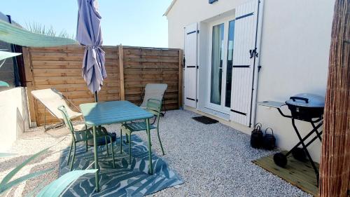 Studio Avec Jardin Et Parking Proche Plages Et Sainte Musse — hotel in La Garde