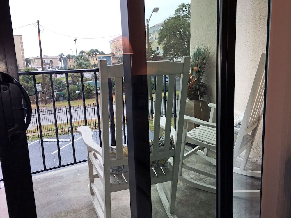 Holiday Towers 206 3 Br condo by RedAwning - photo 6