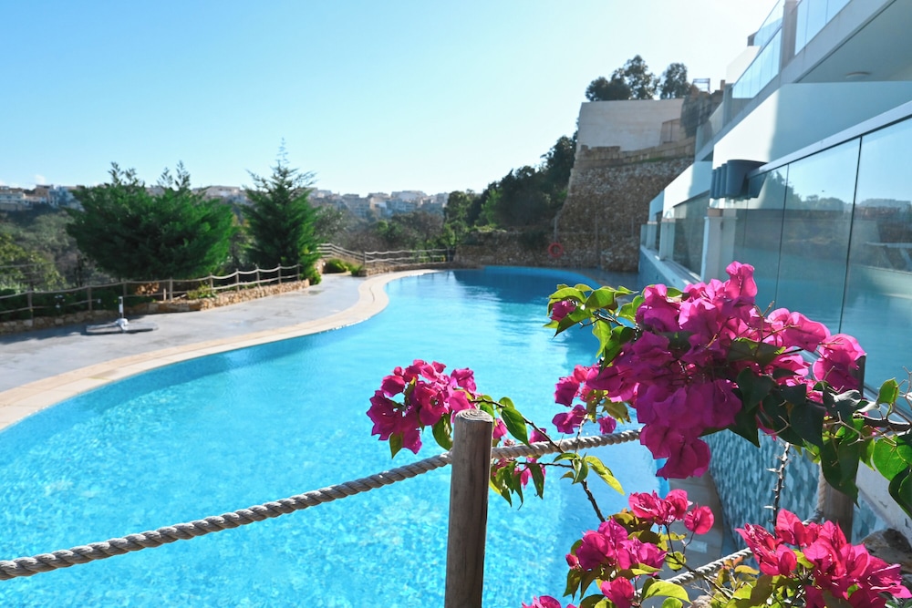 Seaview Pool and Modern Apart Gozo — 4-Star Luxury Hotel in Xaghra, Malta